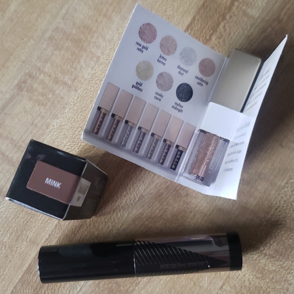 Mini Makeup Bundle - Picture 2 of 5